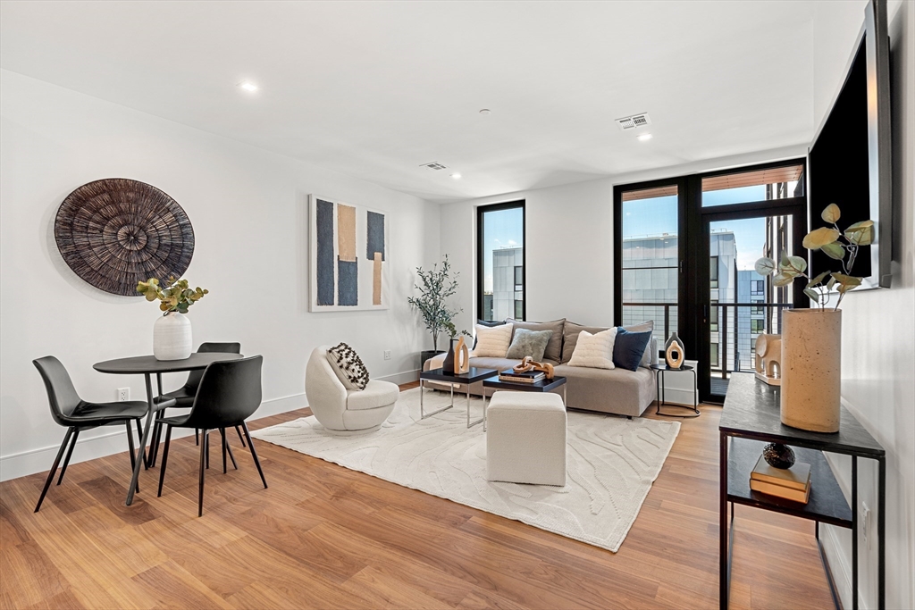 1515 Commonwealth Ave # 615