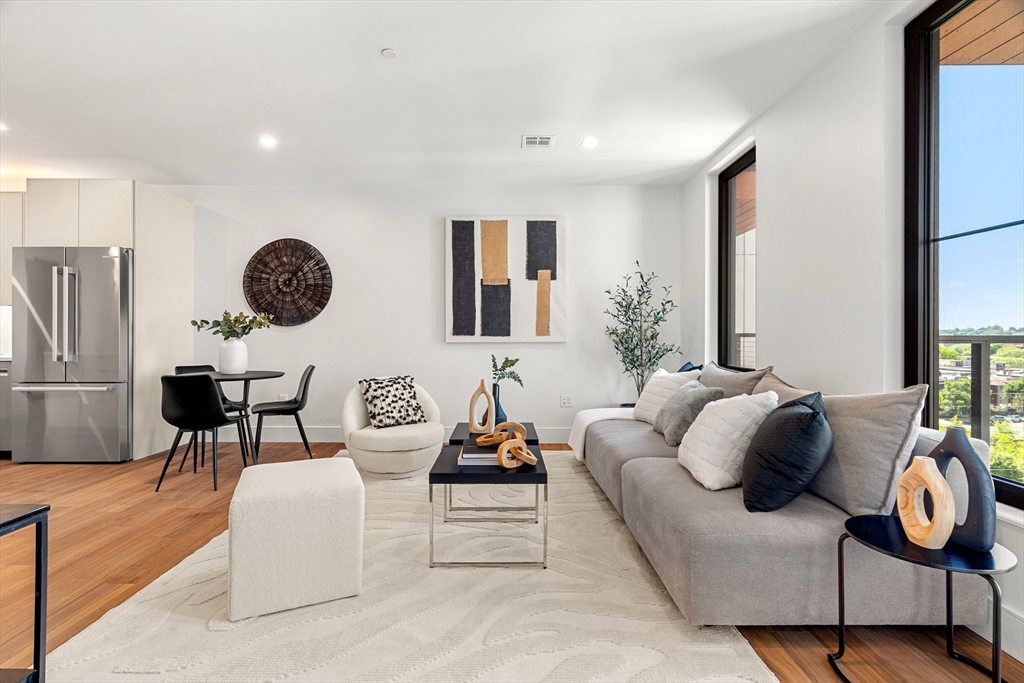 1515 Commonwealth Ave # 615