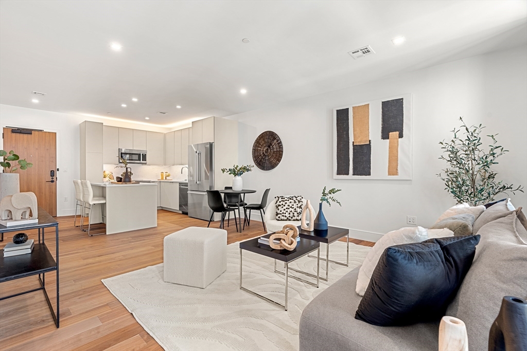 1515 Commonwealth Ave # 615