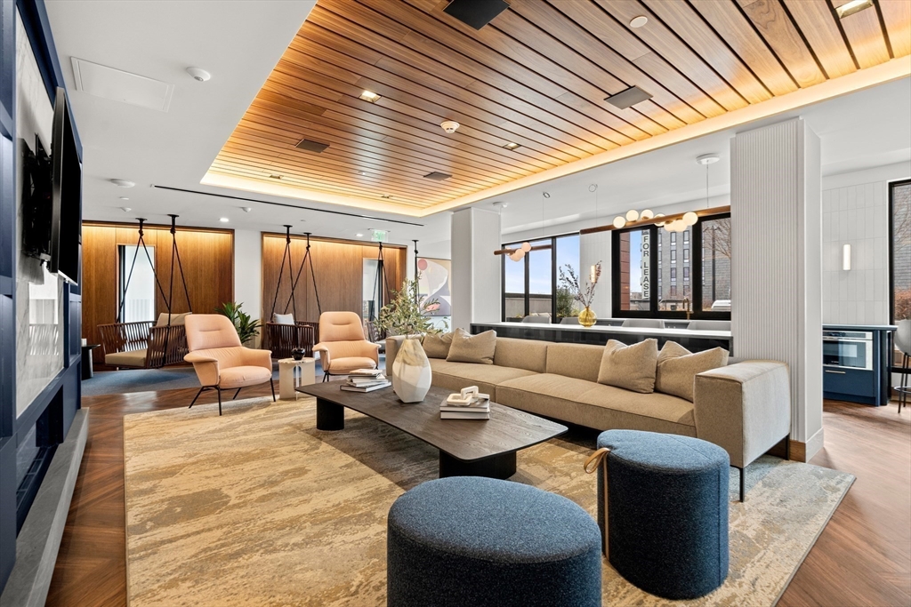 1515 Commonwealth Ave # 615