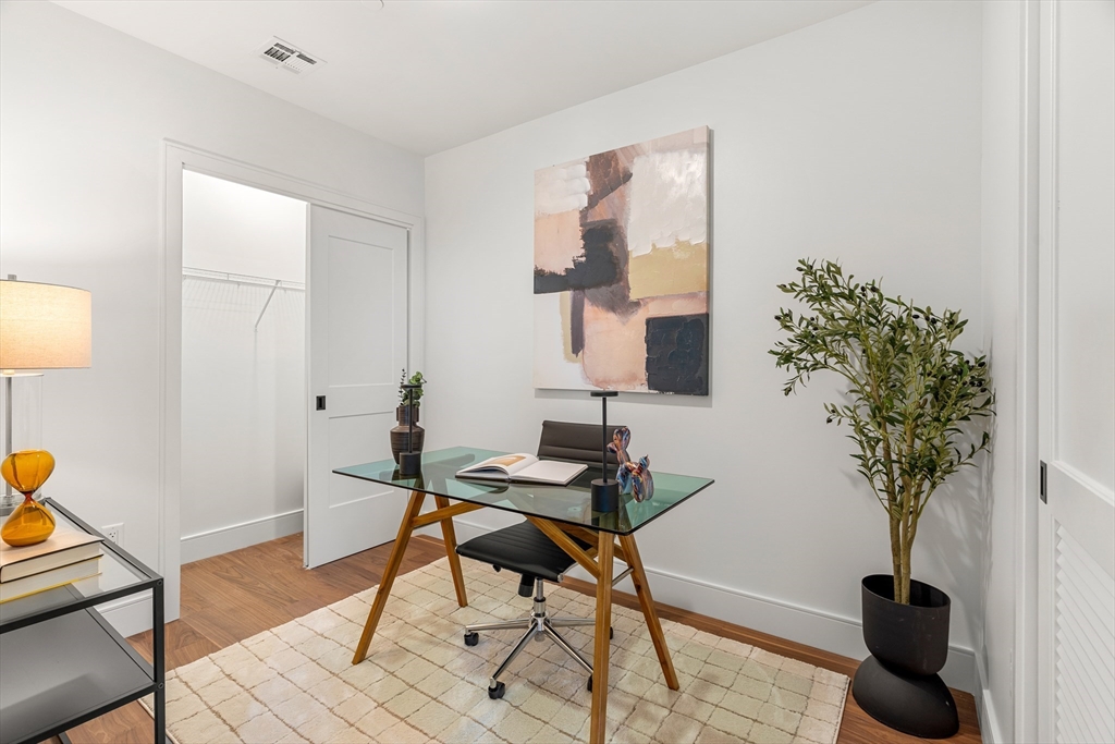 1515 Commonwealth Ave # 615