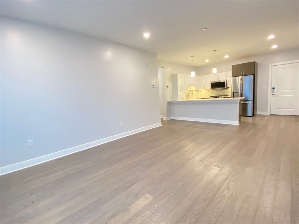 18 Cliveden St # 205