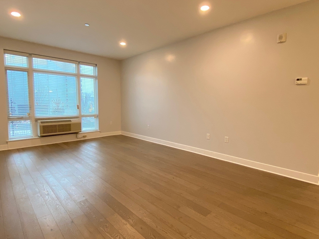 18 Cliveden St # 205