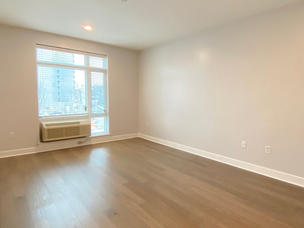 18 Cliveden St # 205