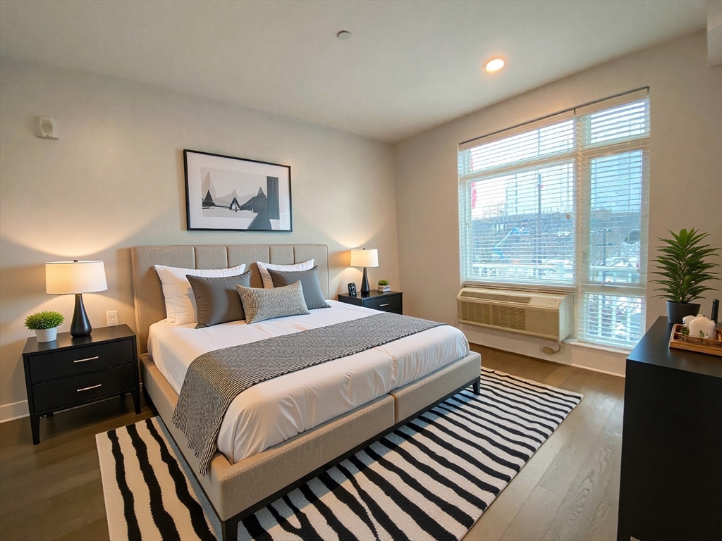 18 Cliveden St # 205