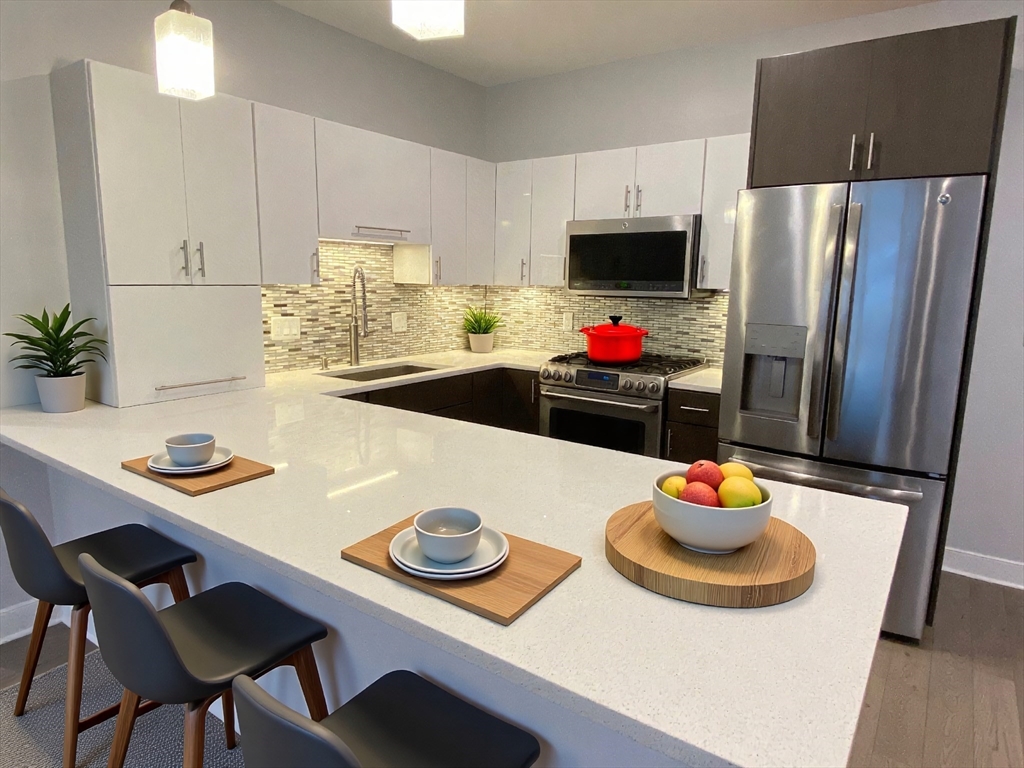 18 Cliveden St # 205
