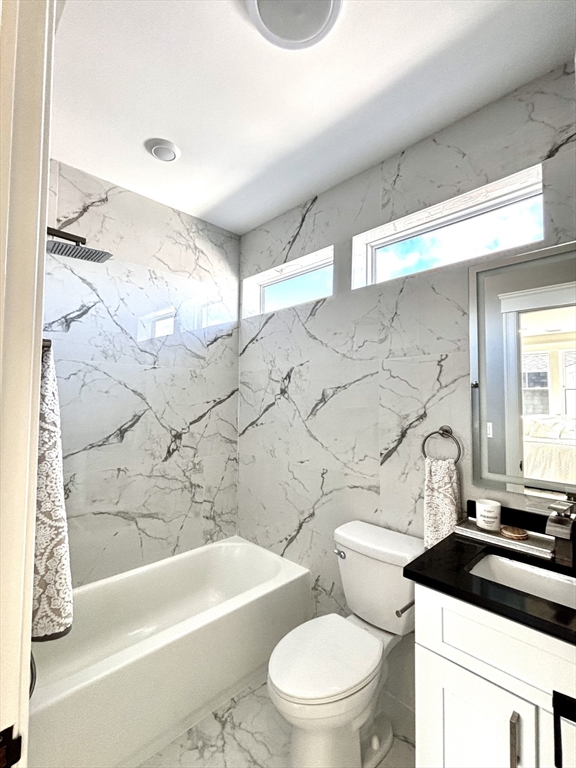 18 Woodbine St # 2 Unit: #2