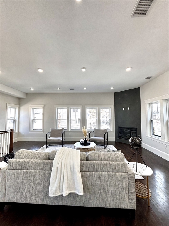 18 Woodbine St # 2 Unit: #2