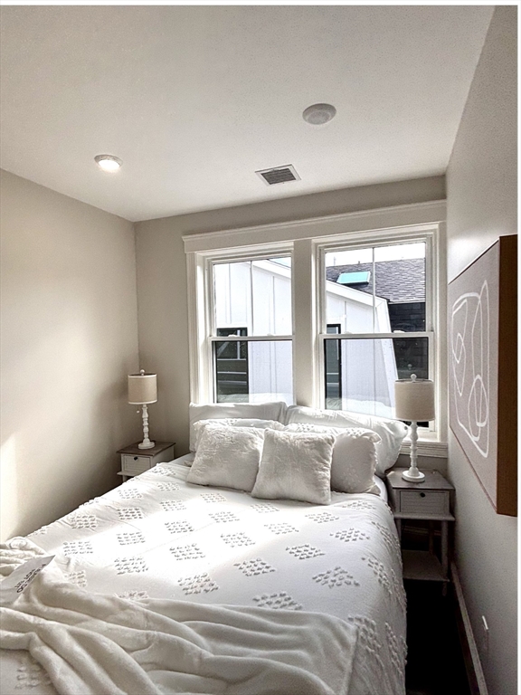 18 Woodbine St # 2 Unit: #2