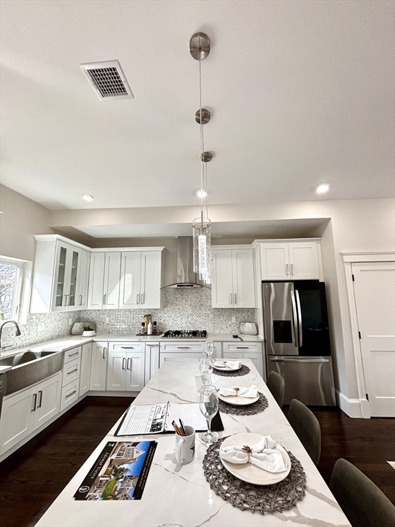 18 Woodbine St # 2 Unit: #2