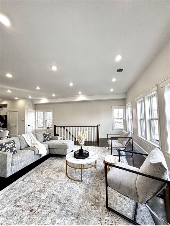 18 Woodbine St # 2 Unit: #2