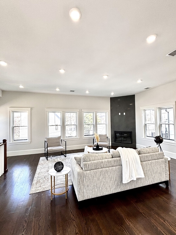 18 Woodbine St # 2 Unit: #2