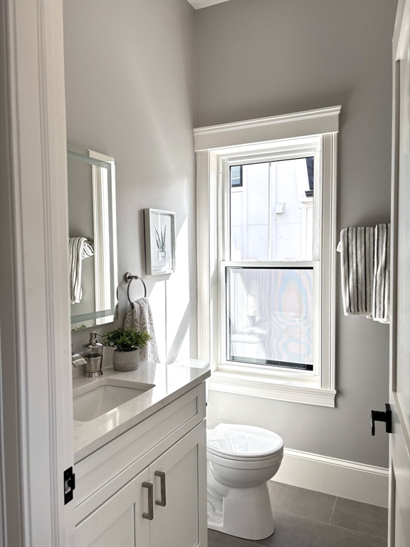 18 Woodbine St # 2 Unit: #2