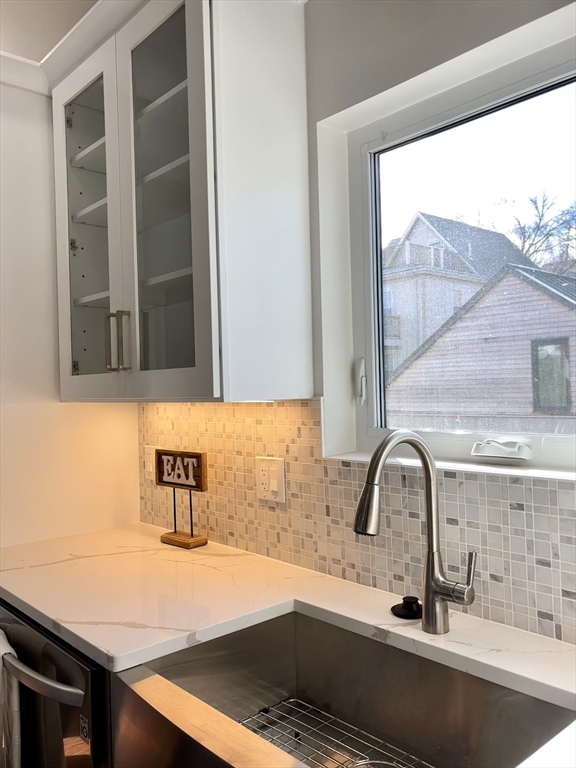 18 Woodbine St # 2 Unit: #2