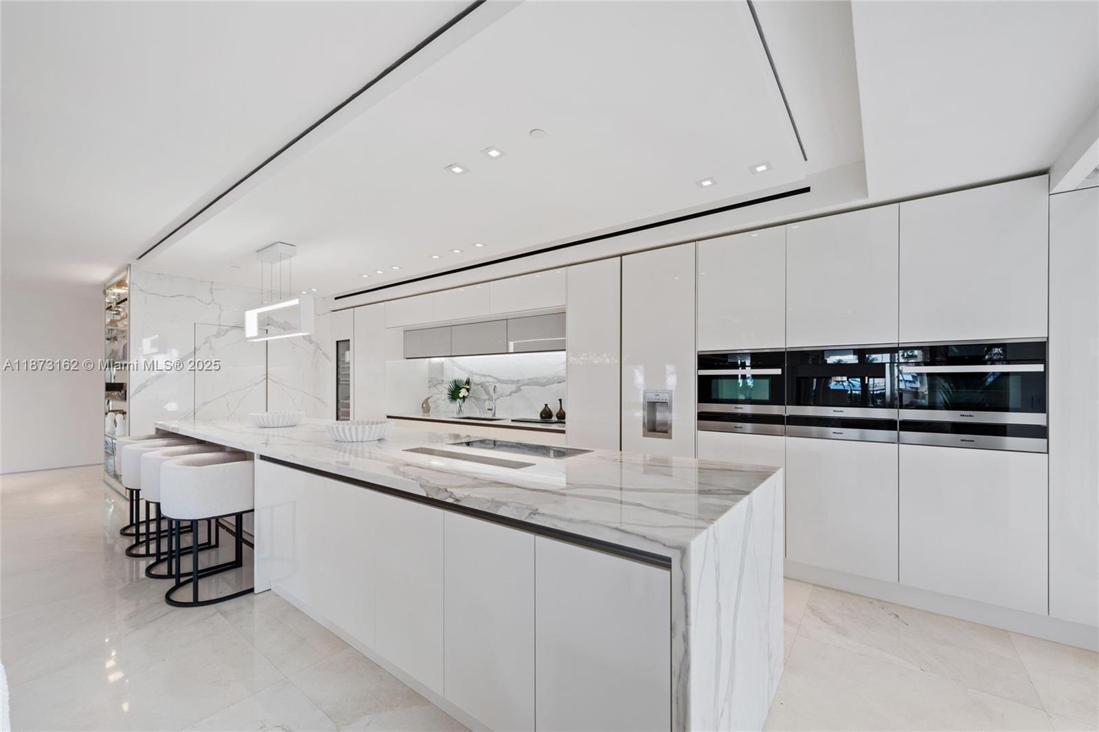 7921 Fisher Island Dr # 7921