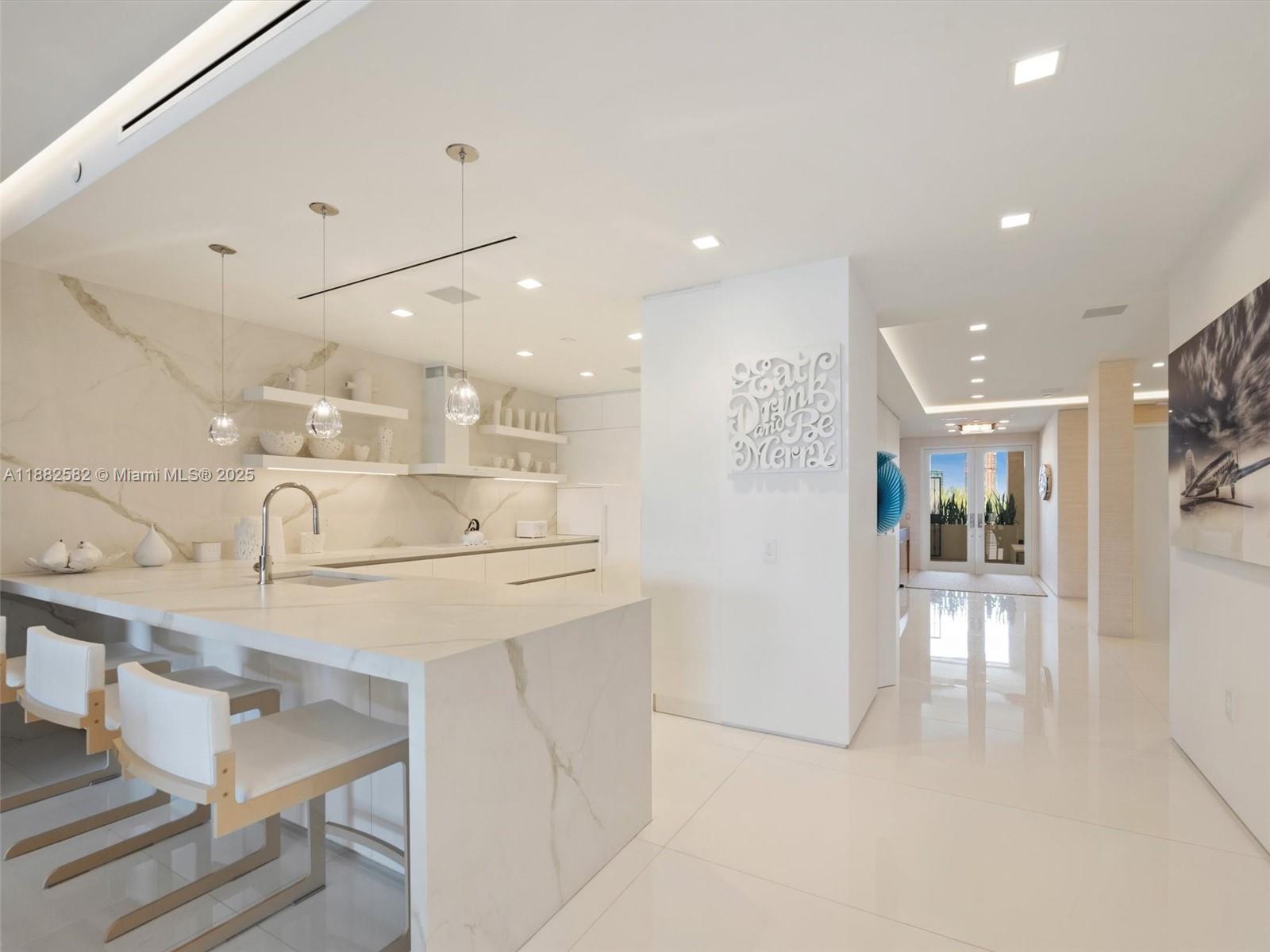 5053 Fisher Island Dr # 5053