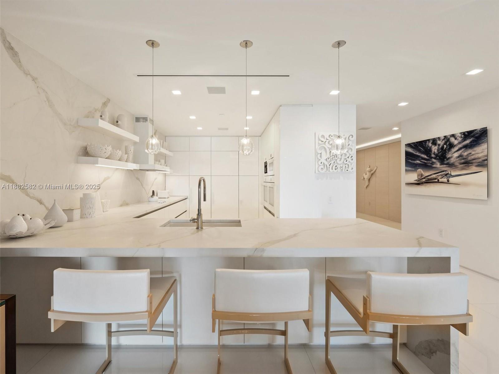 5053 Fisher Island Dr # 5053