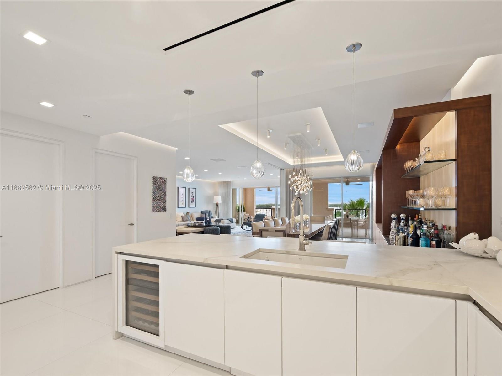 5053 Fisher Island Dr # 5053