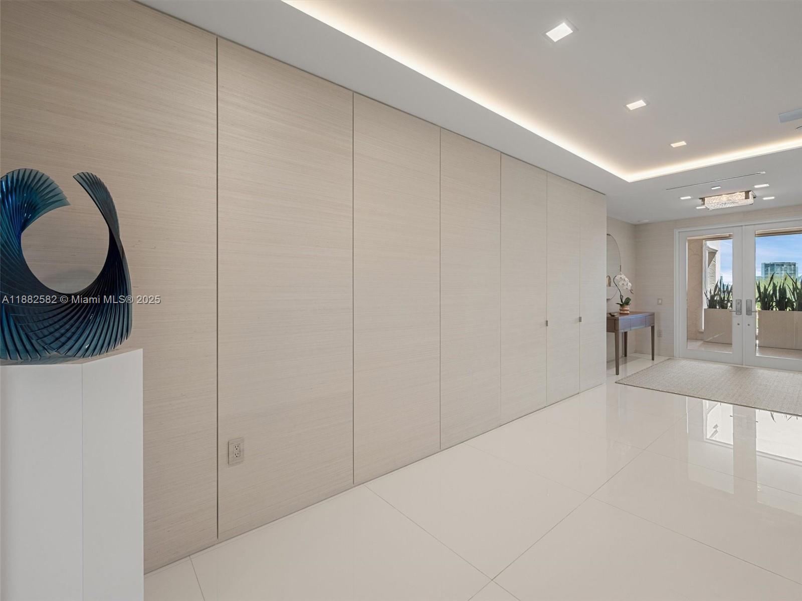 5053 Fisher Island Dr # 5053