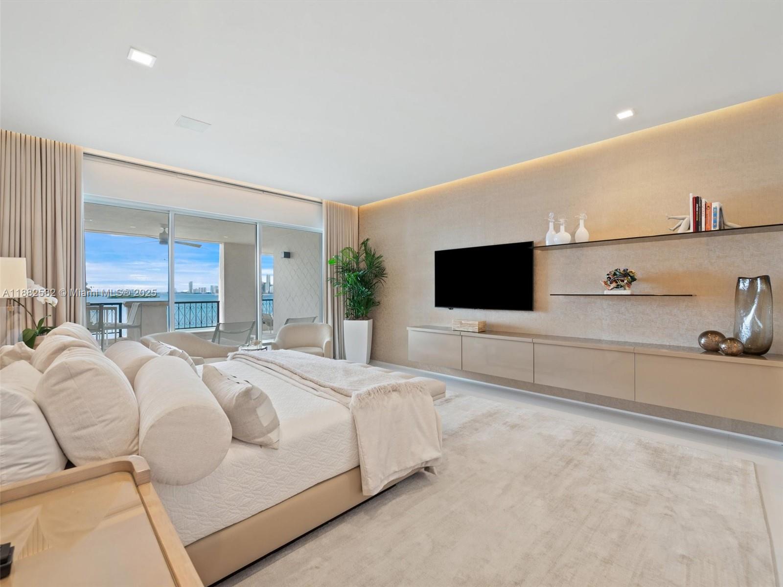 5053 Fisher Island Dr # 5053