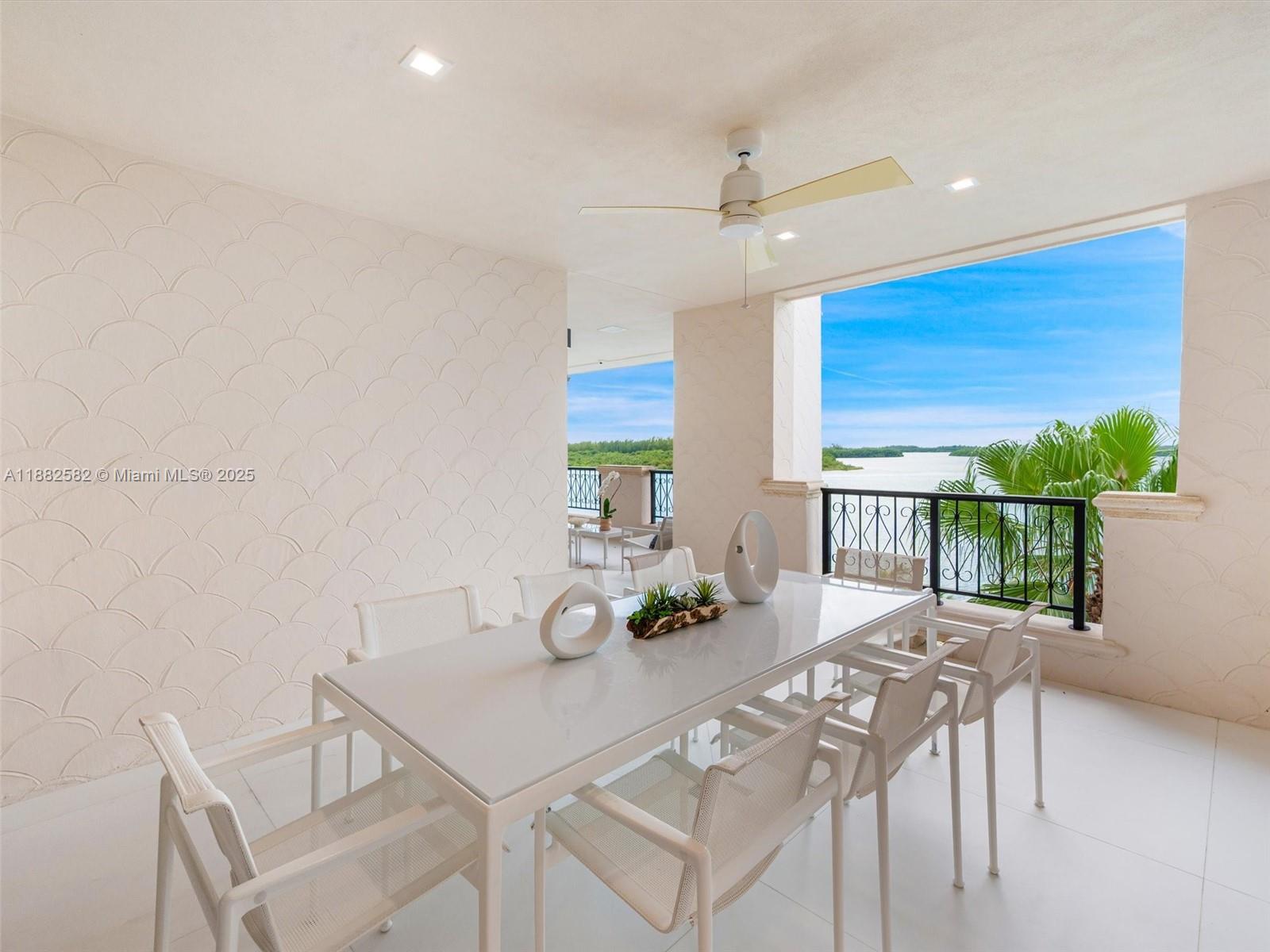 5053 Fisher Island Dr # 5053