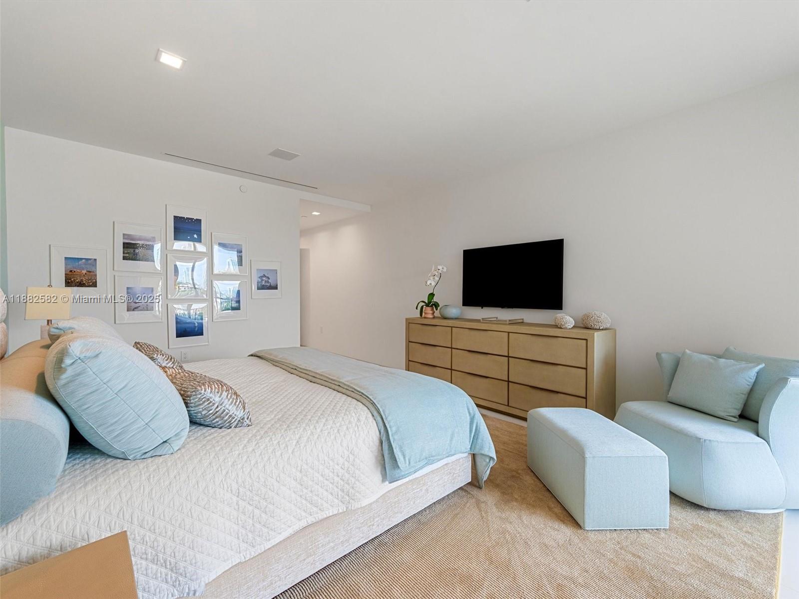 5053 Fisher Island Dr # 5053