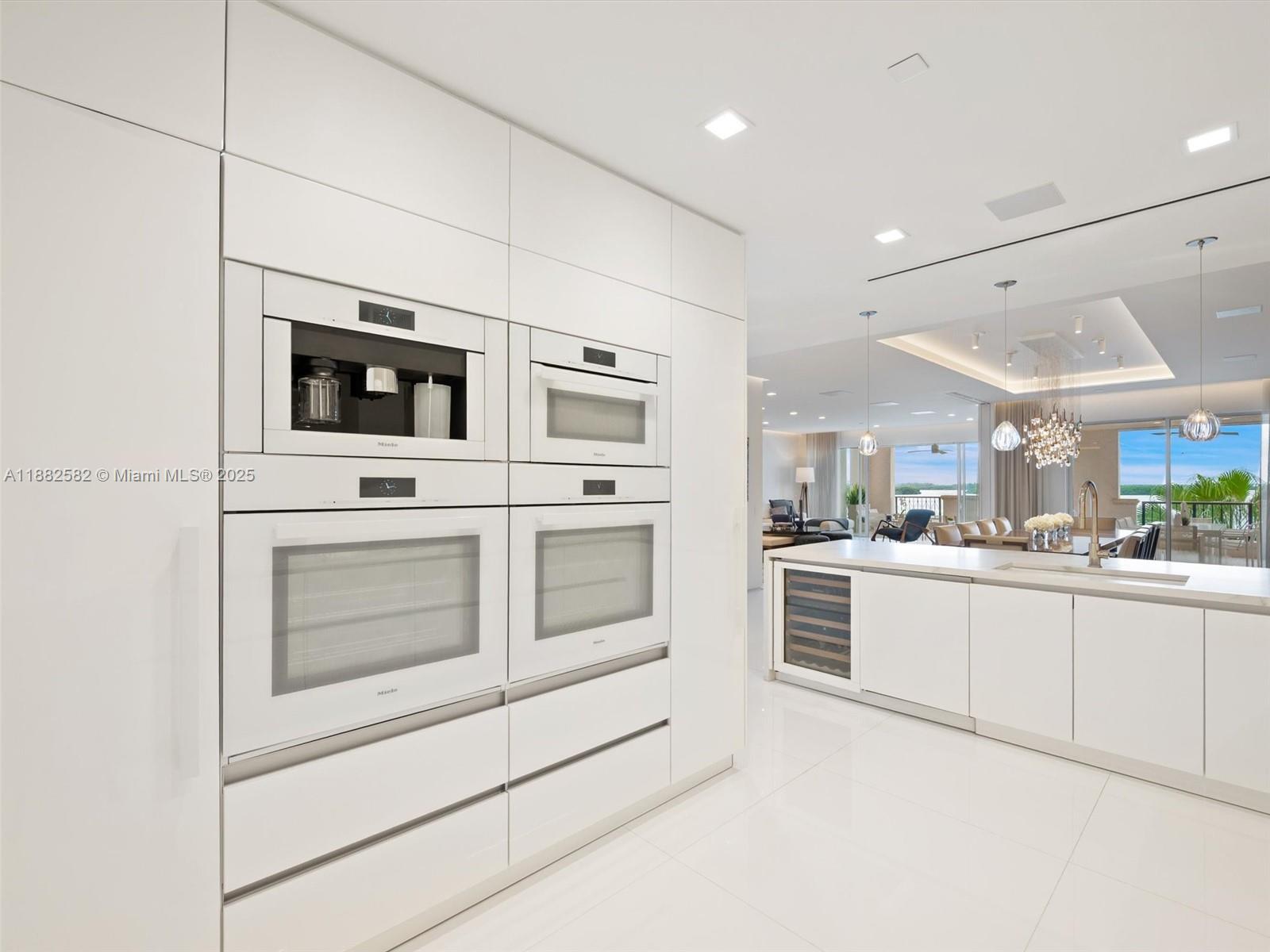 5053 Fisher Island Dr # 5053