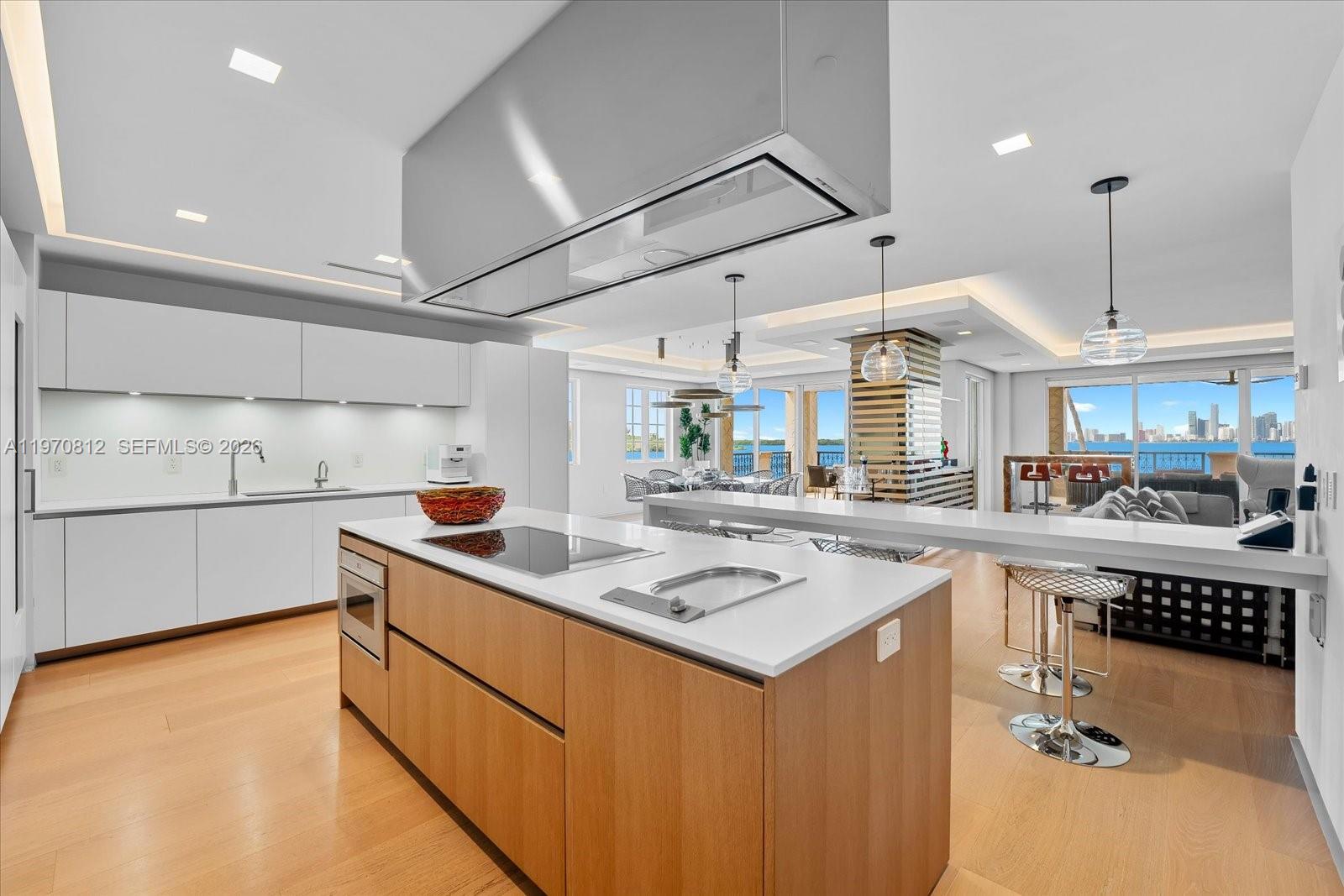 4921 Fisher Island Dr # 4921