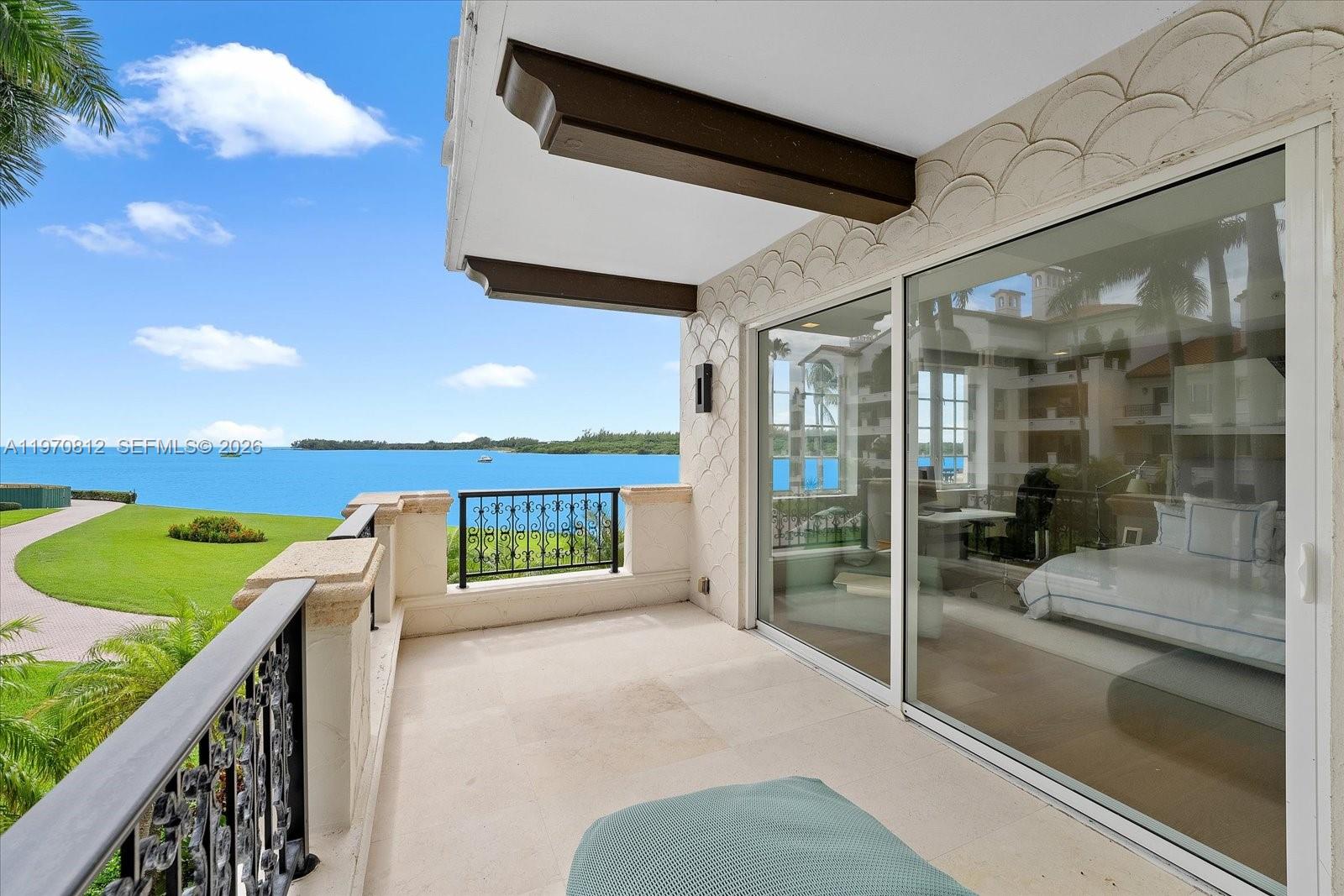 4921 Fisher Island Dr # 4921