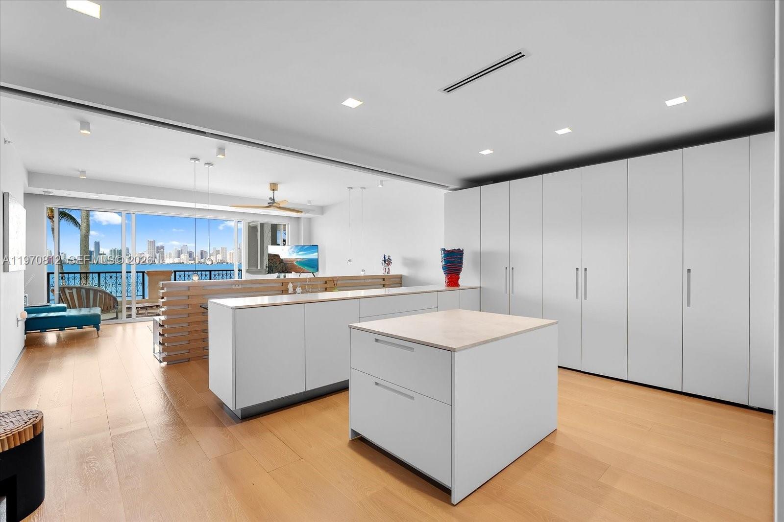 4921 Fisher Island Dr # 4921
