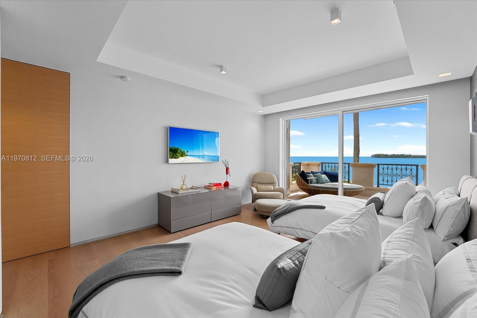 4921 Fisher Island Dr # 4921