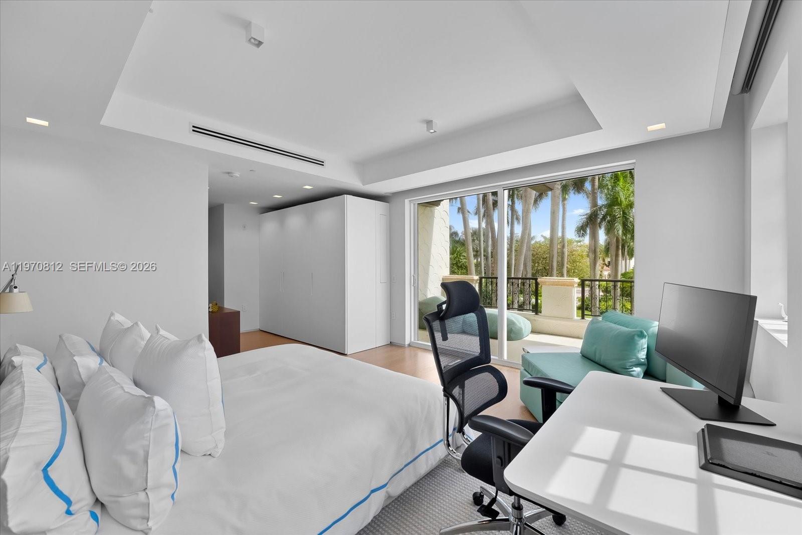 4921 Fisher Island Dr # 4921