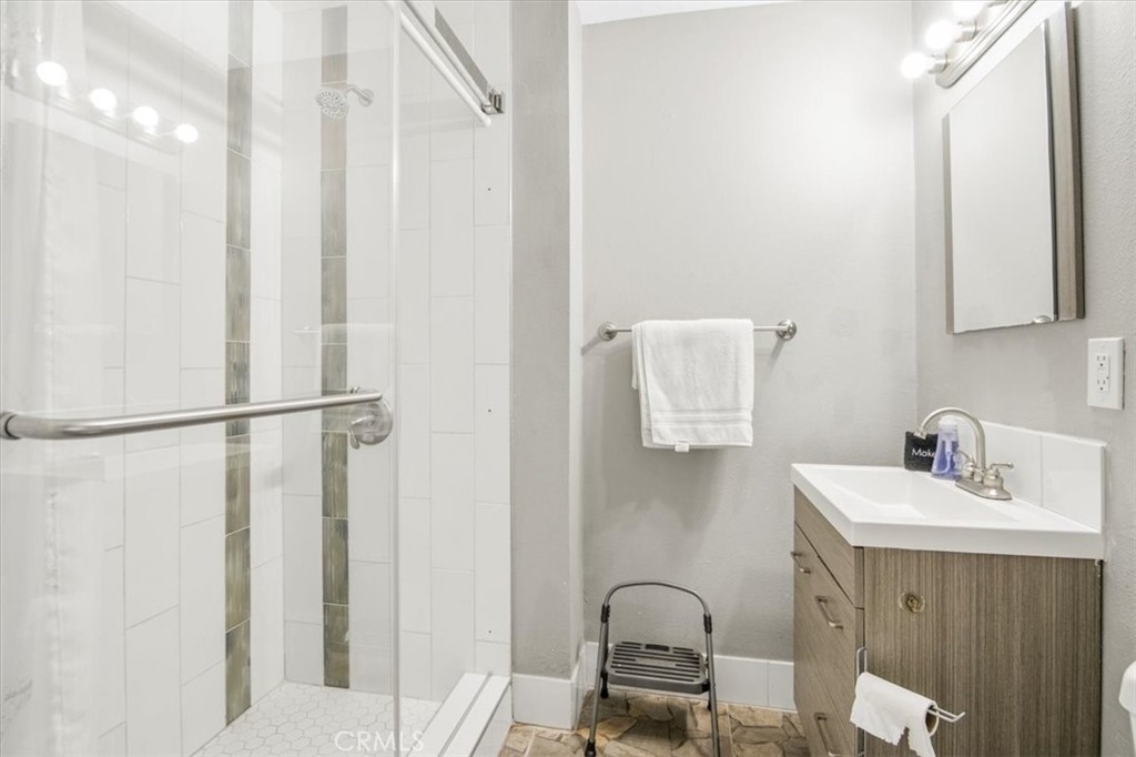 1007 E Balboa Boulevard