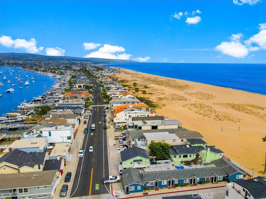 1007 E Balboa Boulevard