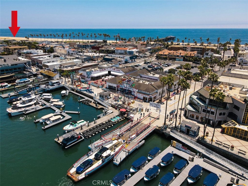 1007 E Balboa Boulevard