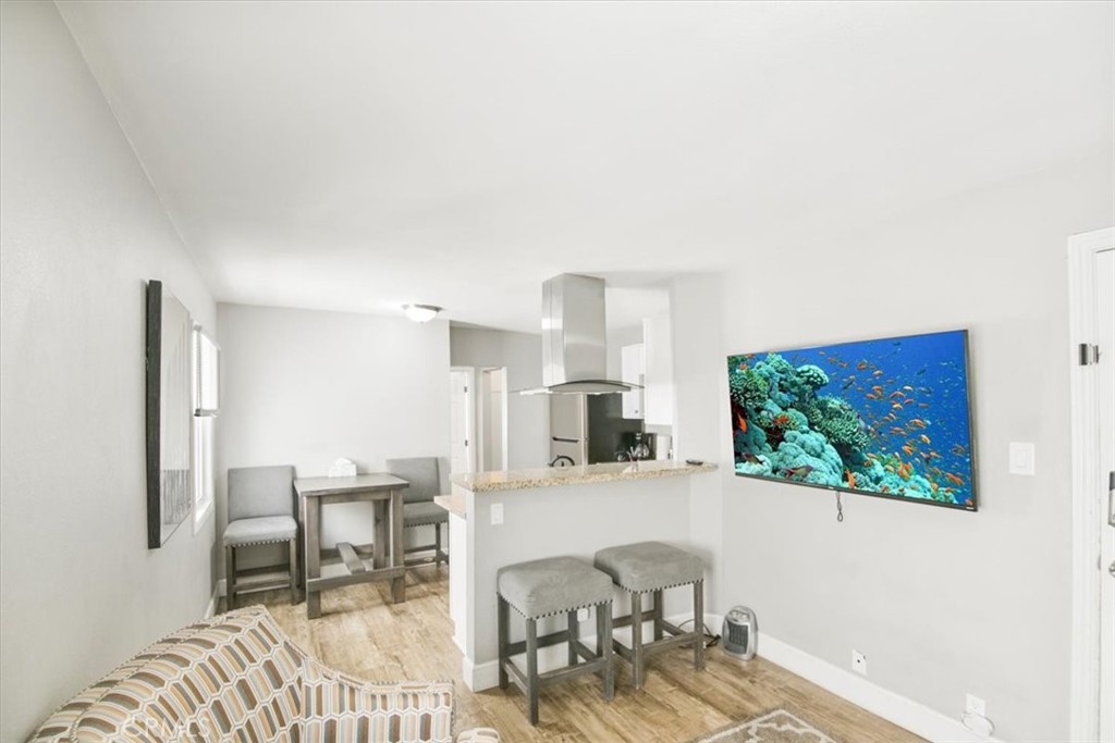 1007 E Balboa Boulevard