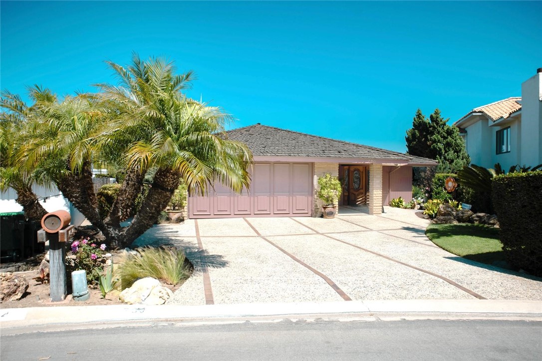 730 Saint James Place