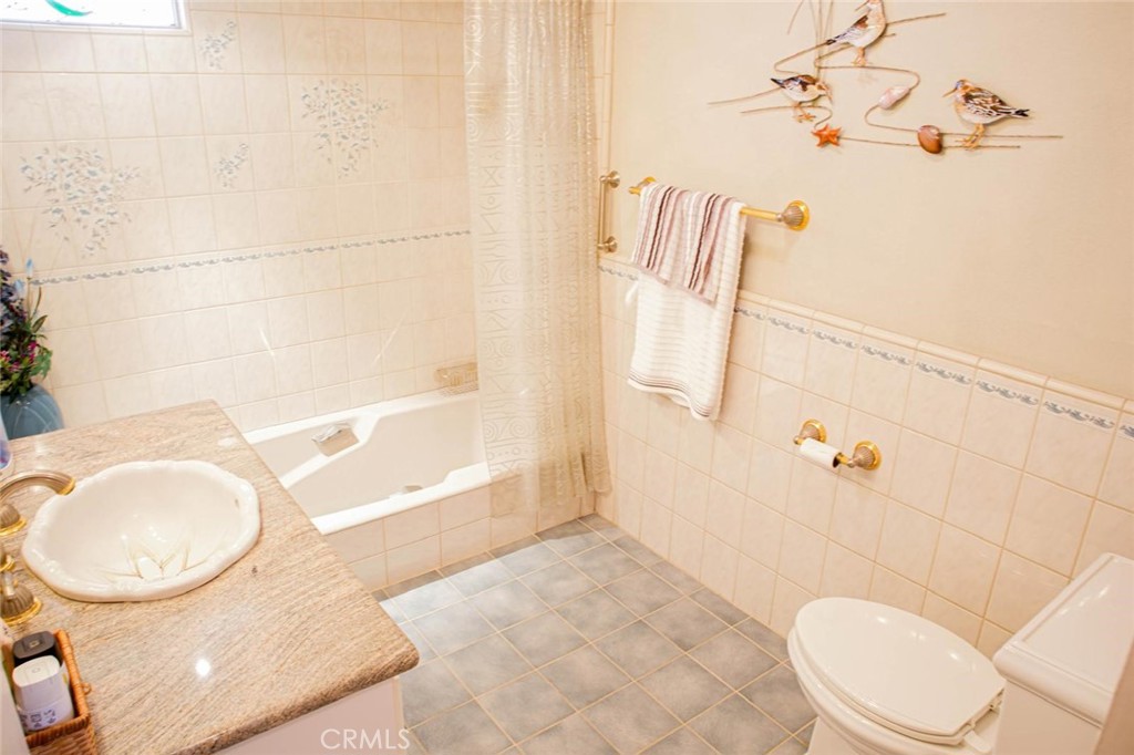 730 Saint James Place