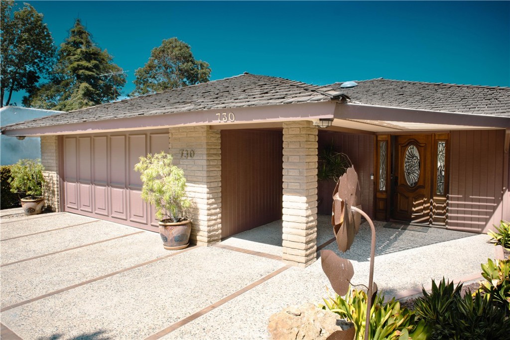 730 Saint James Place