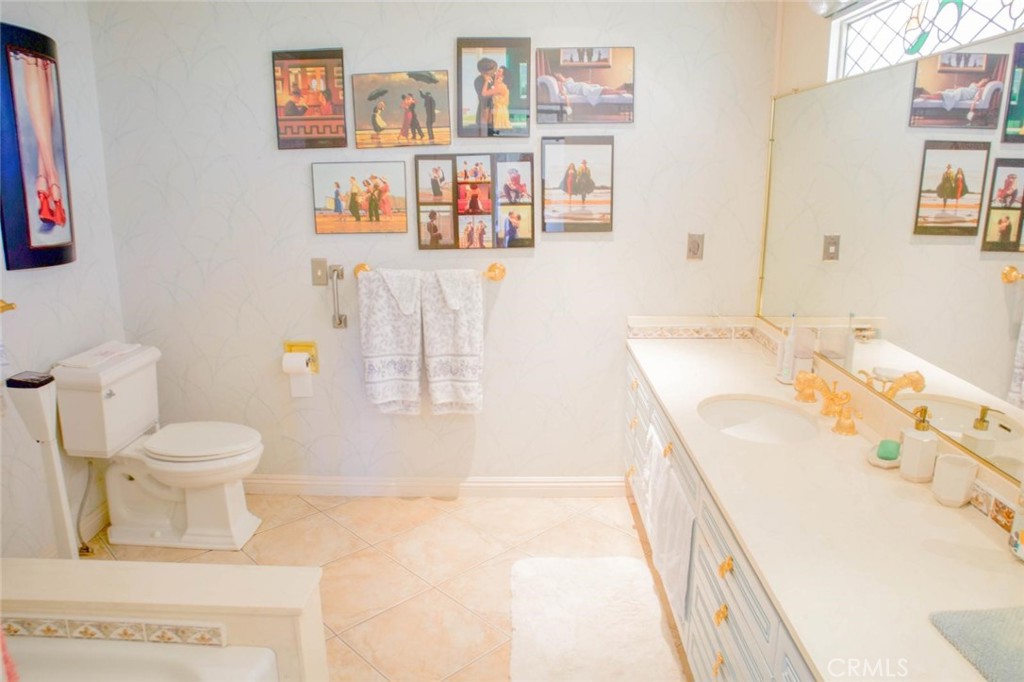 730 Saint James Place