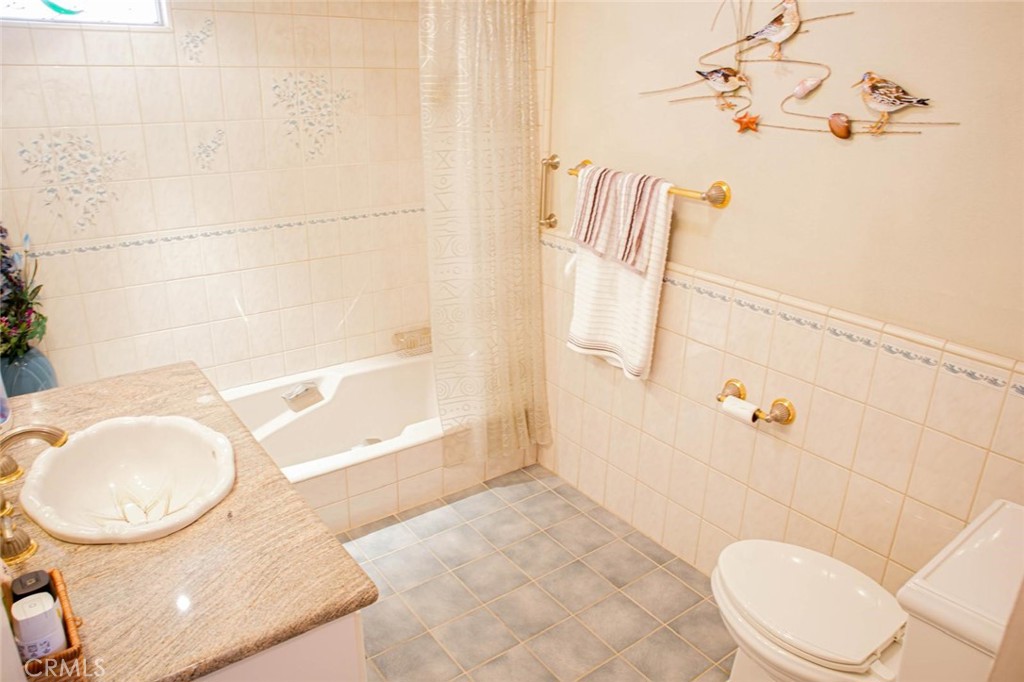 730 Saint James Place