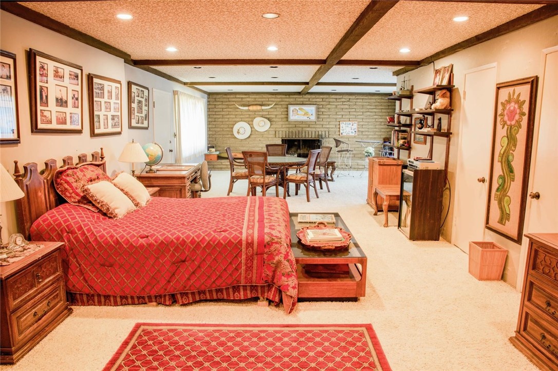 730 Saint James Place