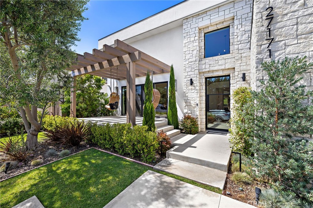 27171 Calle Delgado