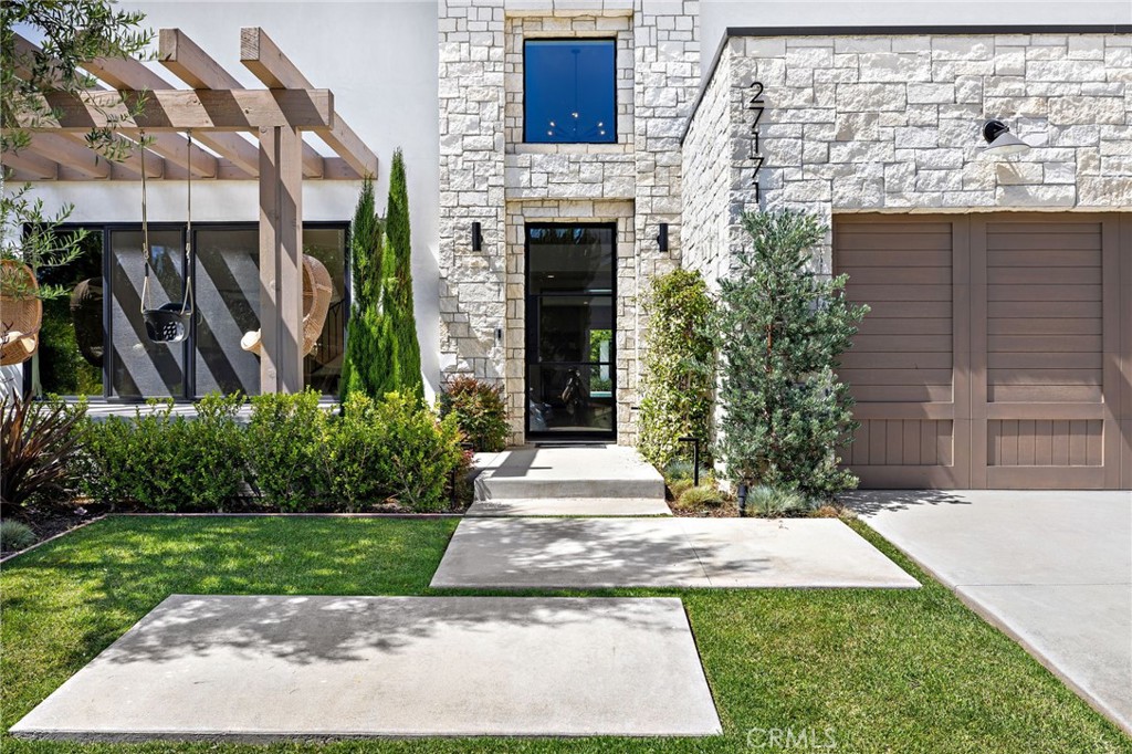 27171 Calle Delgado