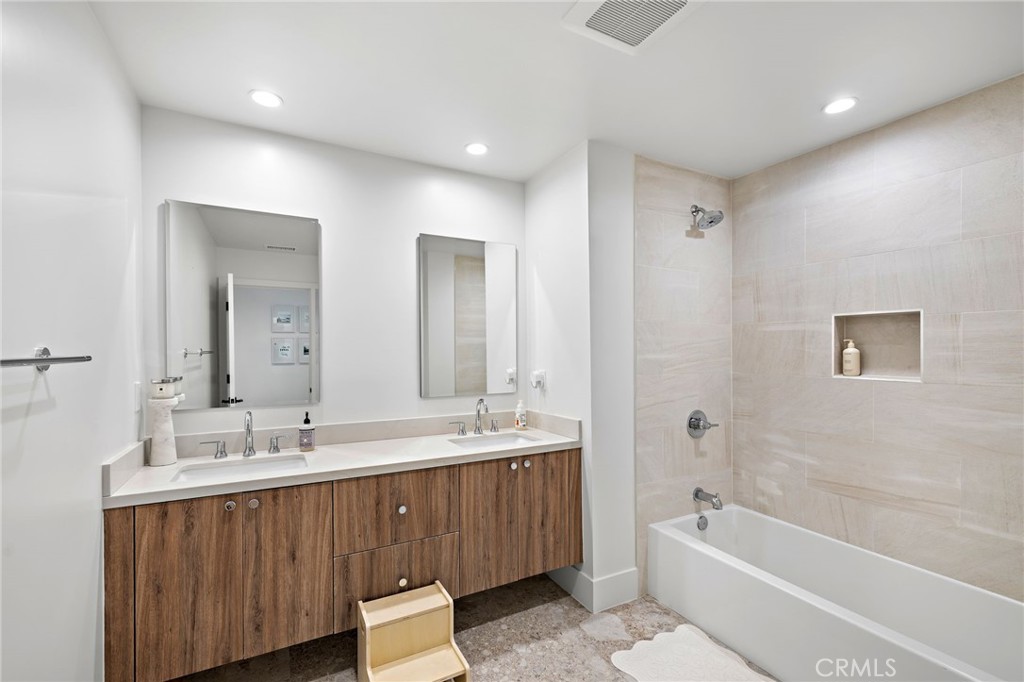 27171 Calle Delgado