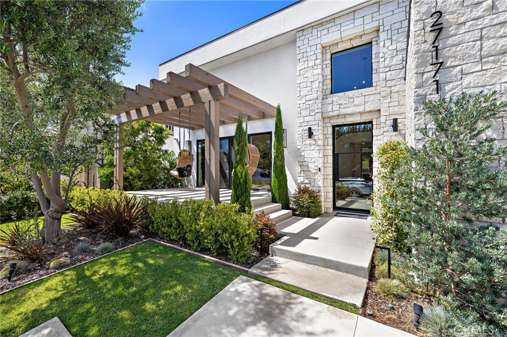 27171 Calle Delgado