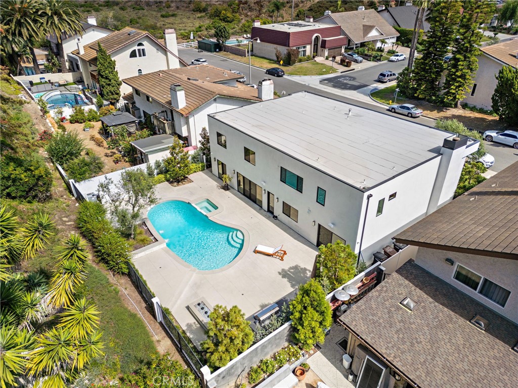27171 Calle Delgado
