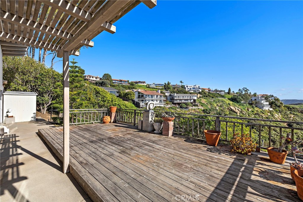 2555 Temple Hills Drive