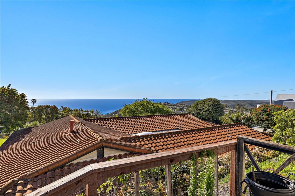 2555 Temple Hills Drive