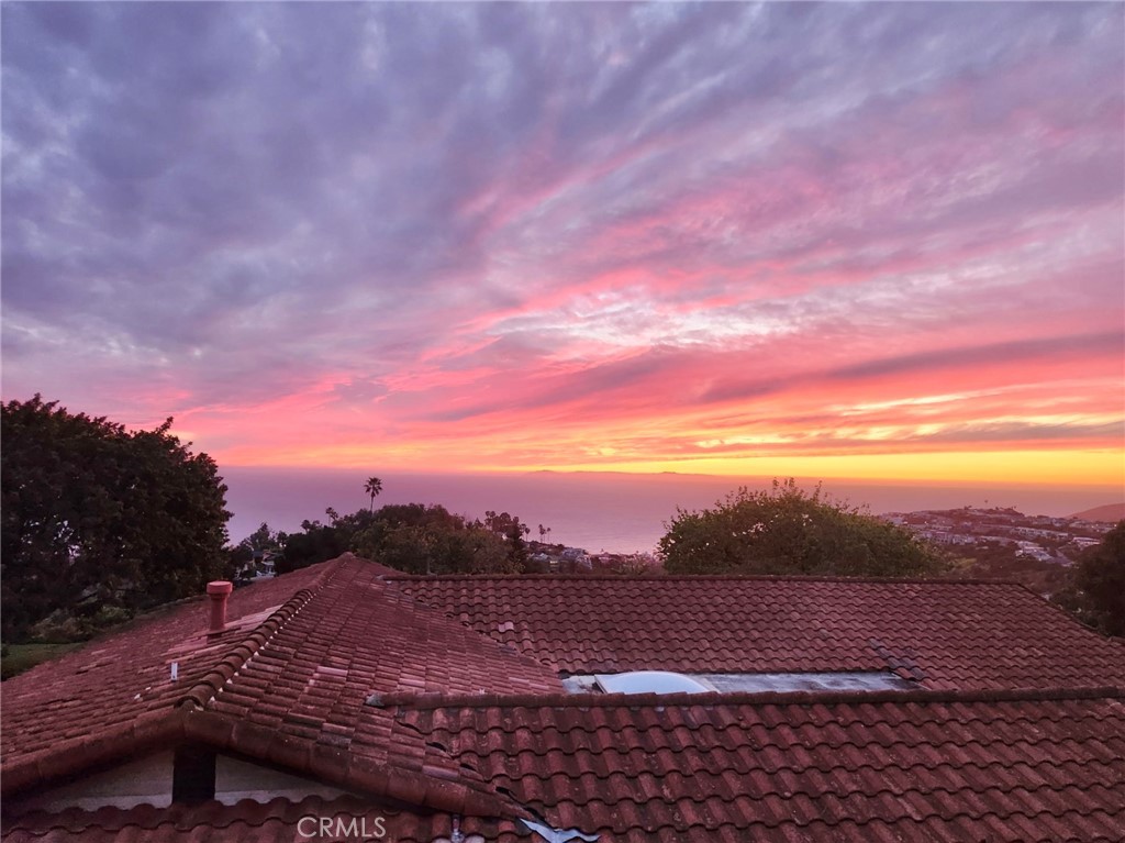 2555 Temple Hills Drive